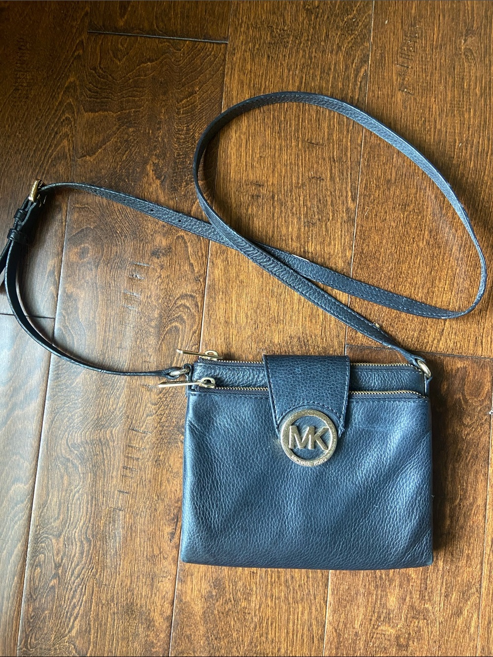 Michael Kors Black Crossbody Bag w/Built In Wallet & Gold Logo Hardware